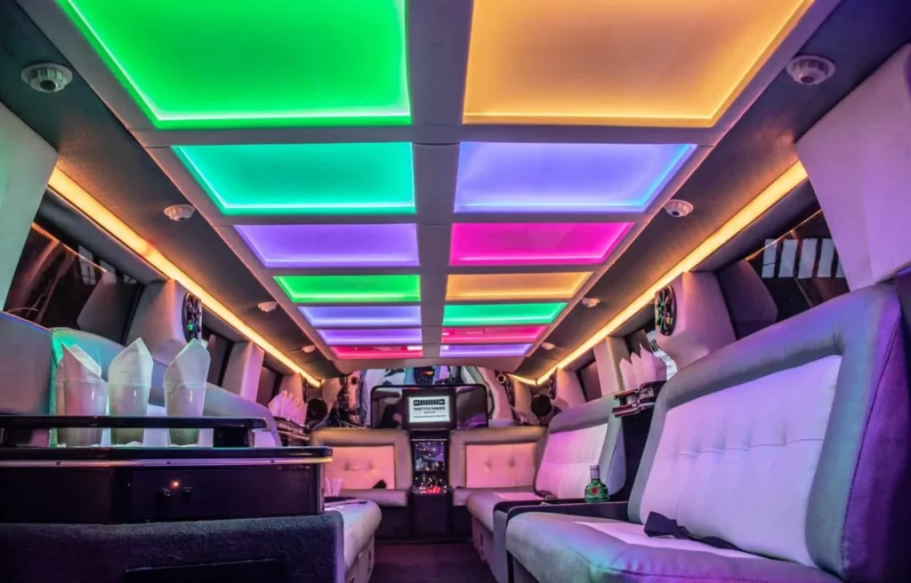 Limusina Hummer Premium con interior iluminado por luces LED colores