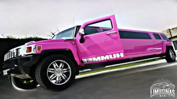 Hummer rosa alargada de lujo, estilo premium, ideal para eventos especiales